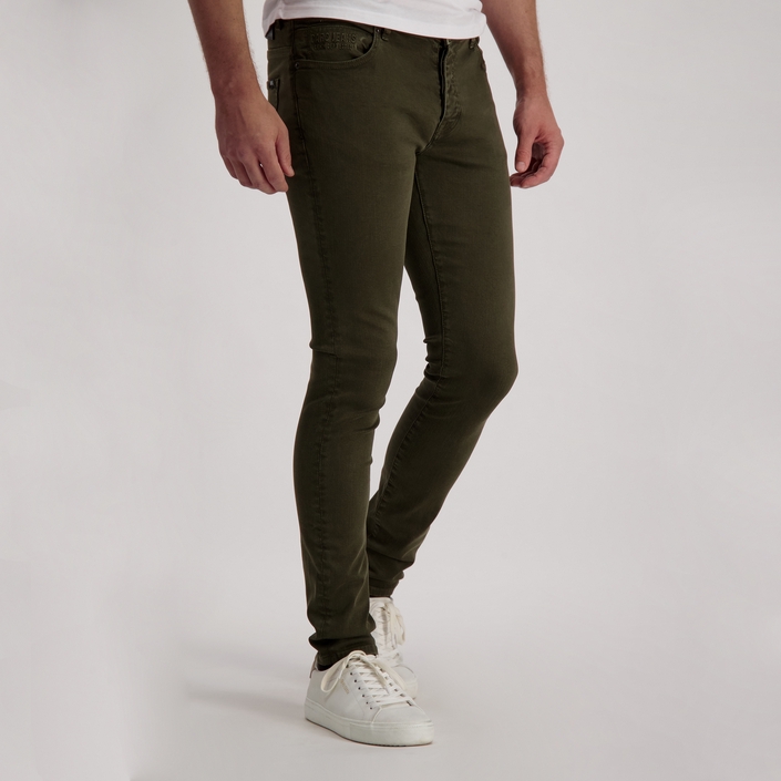 Broek-Bates-Cars-230317125726