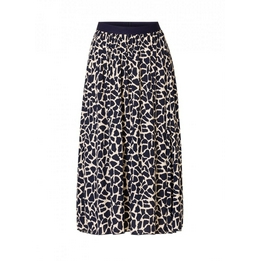 Overview image: Ivy Beau Rok Qilian